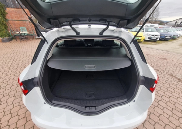 Renault Megane cena 46700 przebieg: 112800, rok produkcji 2018 z Kłodzko małe 781